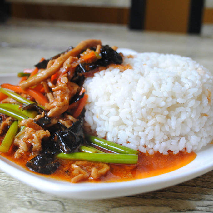 千石谷 鱼香肉丝方便米饭 非微波炉加热旅游速食盒饭泡饭快餐食品