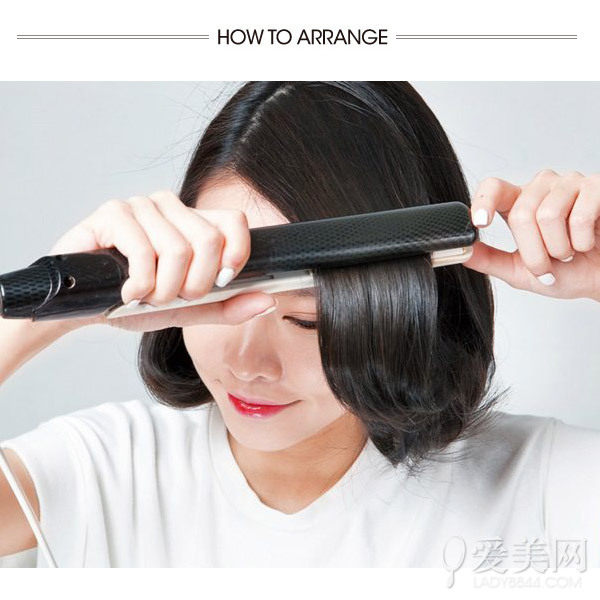 step3:将中间的头发烫出圆弧形弧度.