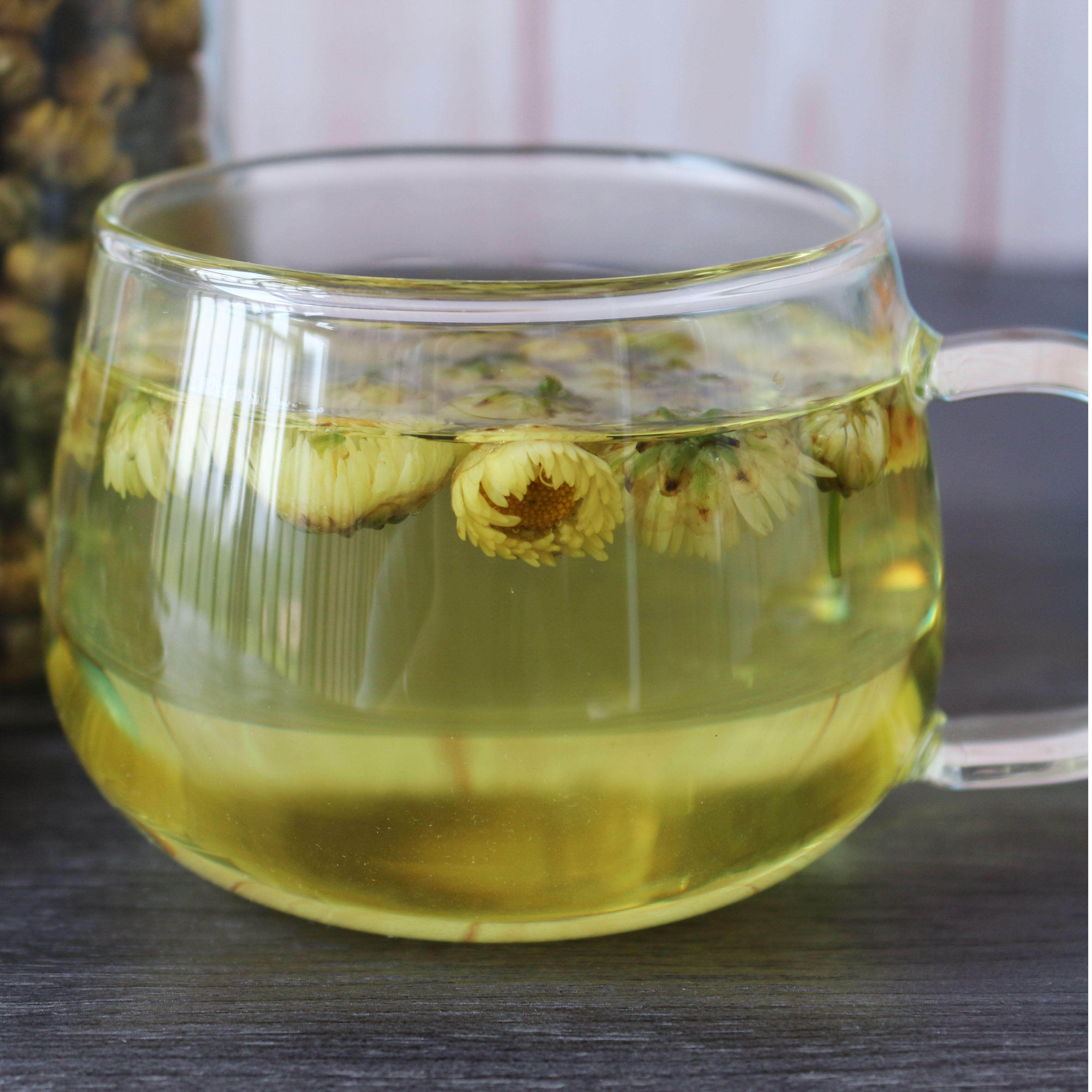 嫩,营养含量高,而且本身闻起来气味就非常棒,所以大家可以用来泡茶喝