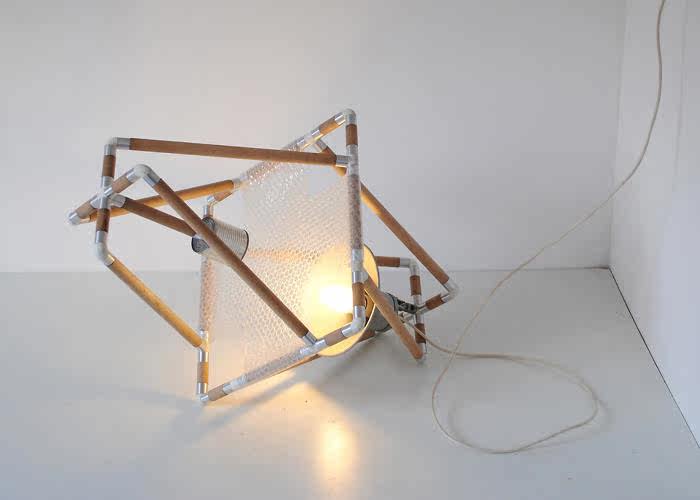 loose joints是一个模块化系统可以组合东西,也能让人们创造独一无二