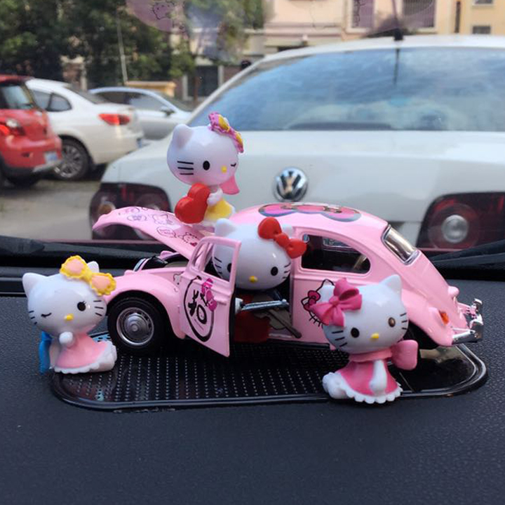 凱蒂貓汽車擺件車載甲殼蟲模型hello kitty可愛