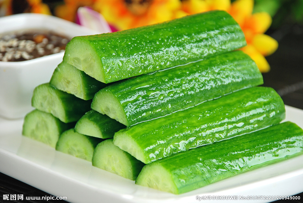 好热啊~长痱子了怎么办?随取食材轻松治