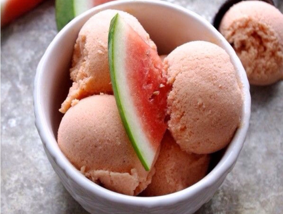 吃货们一起来做西瓜冰淇淋