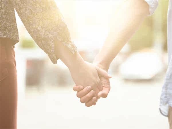 彼此相爱的两颗心永远都是零距离!