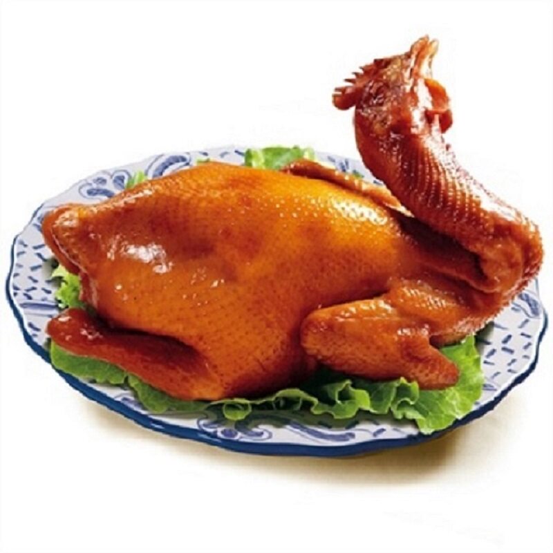 去购买 熏鸡采用下蛋老母鸡,保证鸡肉的肉质劲道,陈年秘制中草药老汤