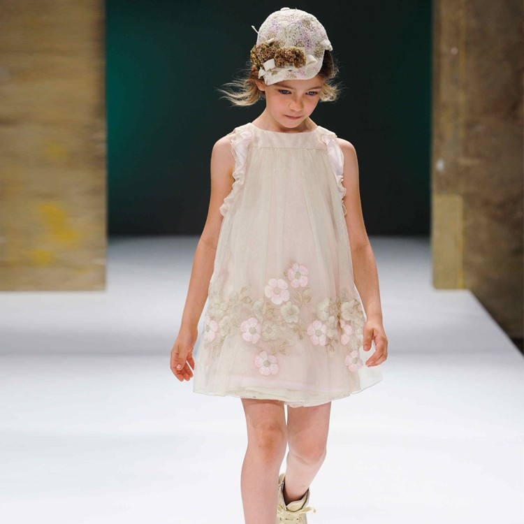 poka夏季新款女童装公主裙连衣裙 木耳袖绣花