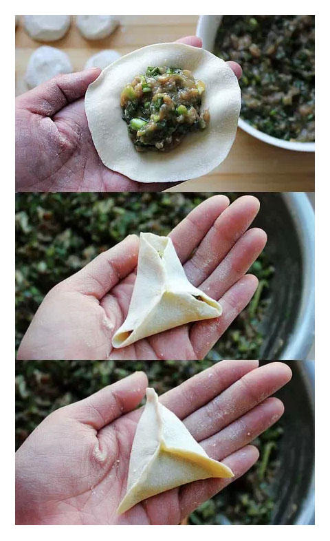 「三角饺子」 此做法来源于糖三角,将饺子皮分三个角向上包起,捏好