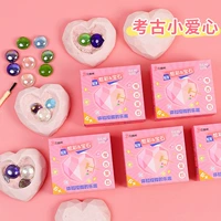 Зеленый, розовый, с драгоценным камнем