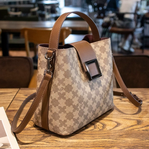 Вместительная и большая сумка на одно плечо, сумка через плечо