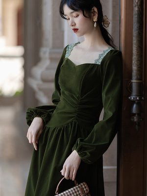 taobao agent Retro elegant long dress, square neckline, mid-length