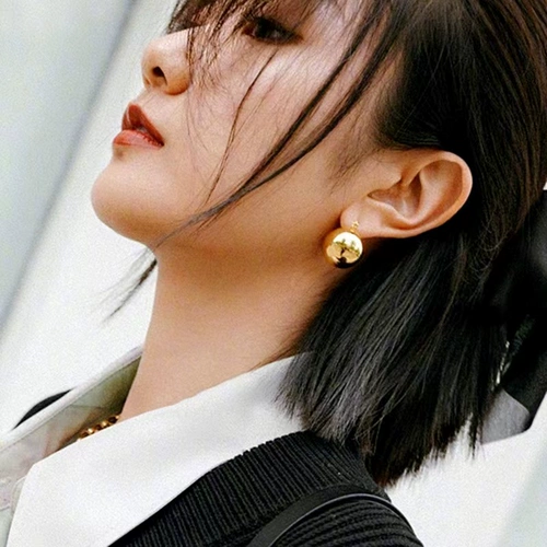 Модная текстура GJ Celi Homesham полушарие металлические серьги простая медная покрытая 18 тыс. Золотая песня Savi Huiqiao та же модель