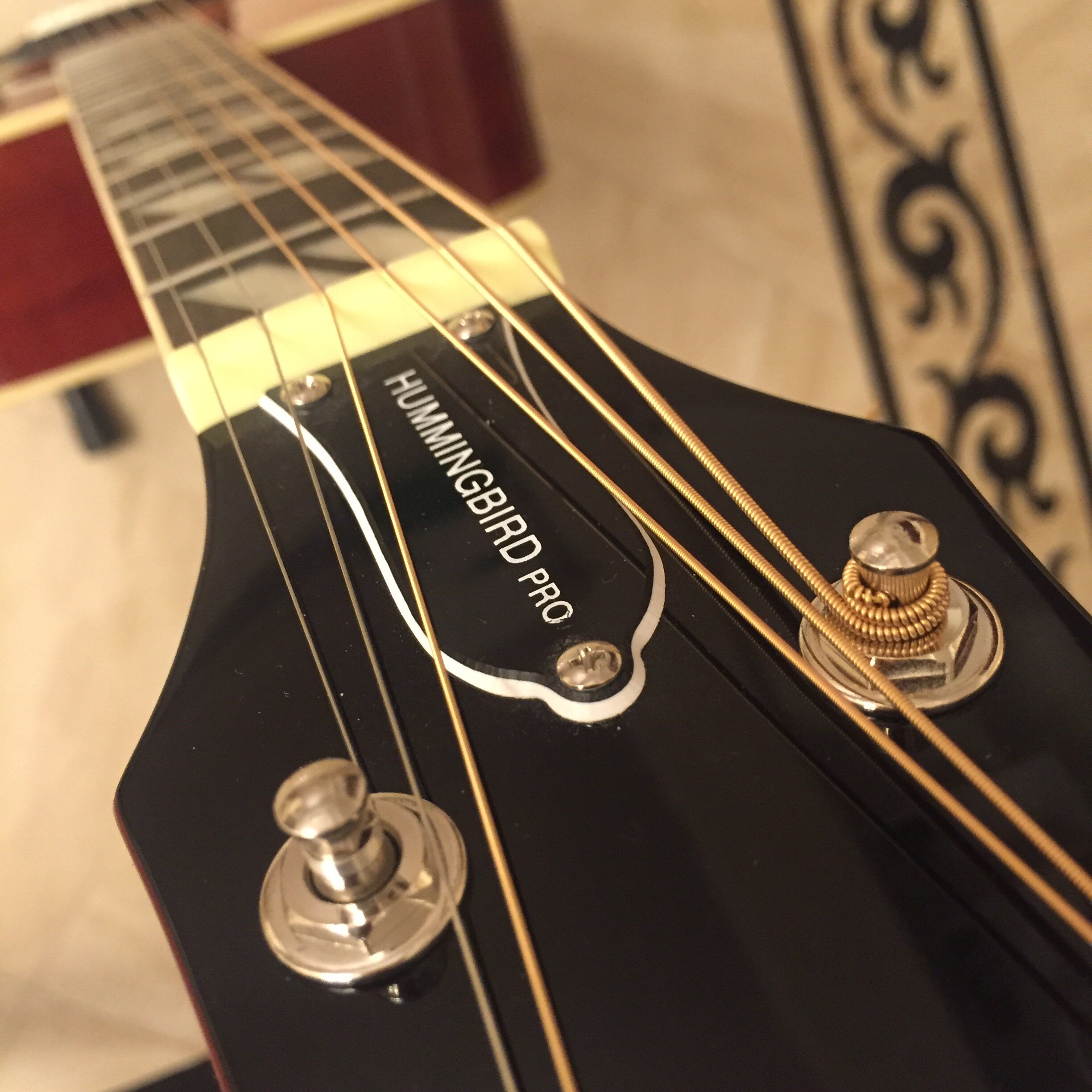 【试用评测】依霹风 印尼进口蜂鸟电箱吉他