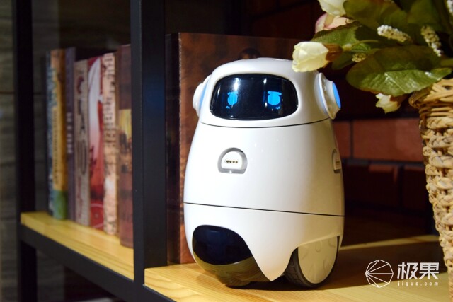 能说会跳的萌宠机器人,趣味编程让孩子玩不停