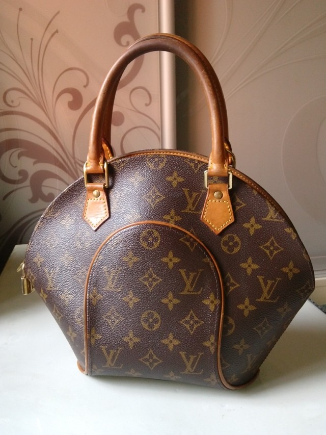 

Сумка Lv