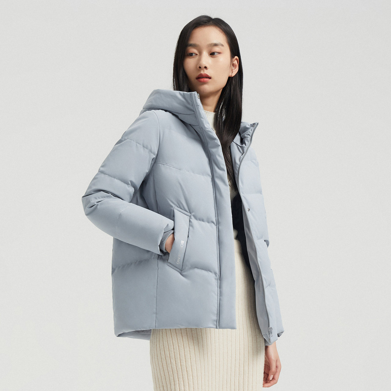 波司登新款女装妈妈装中老年大码短款冬季简约羽绒服b00145968