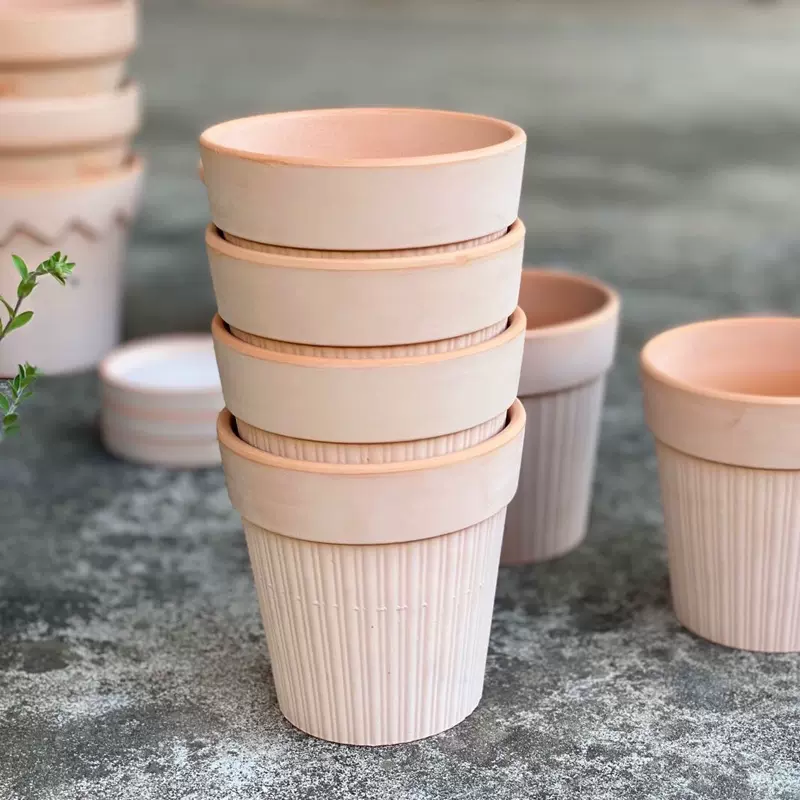 植物盆友浮雕红陶花盆人脸英文透气简约客厅盆栽绿植园林家居种植