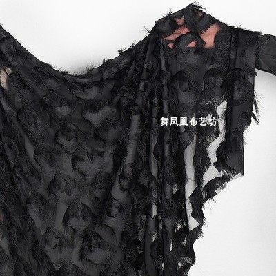 taobao agent Black eyes, cut flowers, flowers, sipylus, soupe, mesh clothing cloth, peacock feather shear design fabric