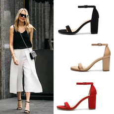 Босоножки 香港2025年夏季时尚新款一字带时装凉鞋女法式高跟中粗跟女鞋黑色