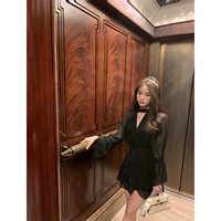 Черный лебеденный пятна волосы