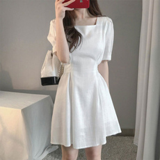 Юбка 2022早秋气质女神范衣服轻熟赫本风可盐可甜短款方领白色连衣裙夏