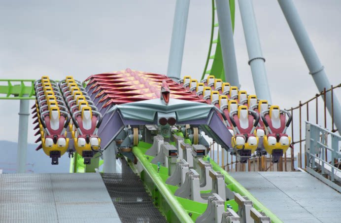 (重庆欢乐谷飞翼过山车) 还将持续进行负重模拟试车 很快,第一圈试飞