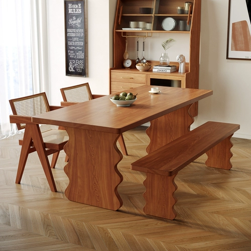 Столовый стол с твердым древесиной и стул Комбинирование стола четыре стула гостиной рис.