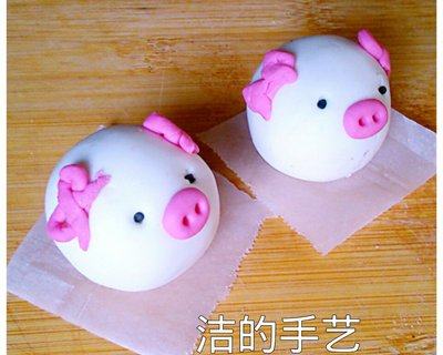 三,萌萌猪汤圆:白糯米团20克包入10克豆沙馅搓圆做成猪脸,取三个各0.