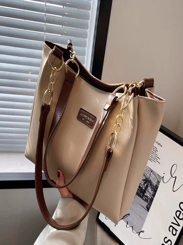 Вместительная и большая сумка через плечо