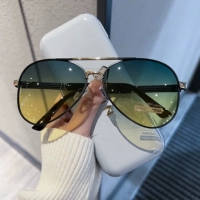 Золотой черный зеленый порнографический фильм [Поляризованный фильм День и Ночи.