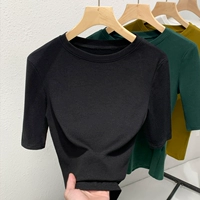 Черно-лучевая круглая шея в среднем рукаве