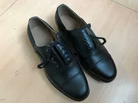 Старый продукт Три -подключаемая кожаная обувь сохранена подлинная кожа, нижняя часть старых трех суставных обуви