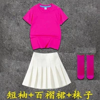 Красная юбка в складку, безопасные штаны, носки