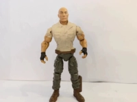 Боулдер Джонсон высотой около 10,5 см