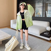 Зеленая куртка, защита от солнца