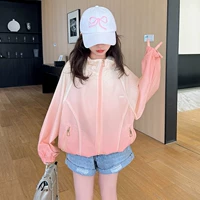 Розовая куртка, защита от солнца