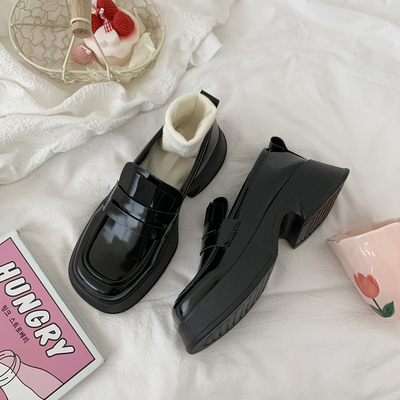 taobao agent Black Japanese student pleated skirt, summer retro footwear English style, British style