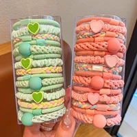 Зеленый, оранжевый, широкая цветовая палитра