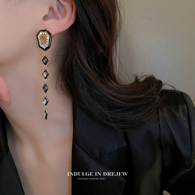 taobao agent Summer small design earrings, trend of season