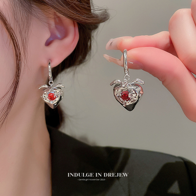 taobao agent Strawberry, summer fashionable earrings, western style, 2022 collection, light luxury style, internet celebrity