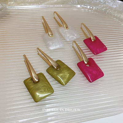 taobao agent Square small design summer earrings, simple and elegant design