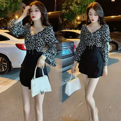 Летний комплект, мегафон, рубашка, комбинезон, популярно в интернете, городской стиль, цветочный принт