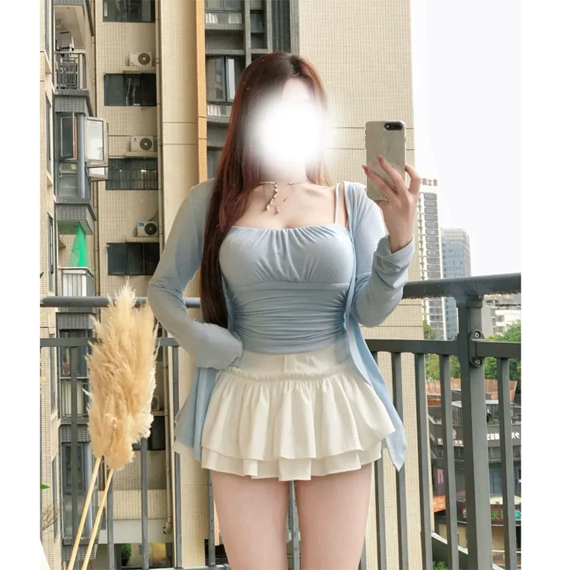 Set tiga helai pakaian musim panas yang menampakkan badan langsing, khas untuk yang berisi sikit dan rendah, set singlet, kardigan dan skirt pendek