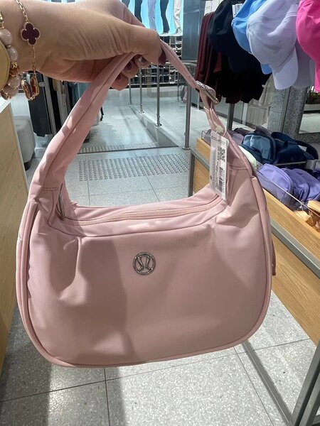 Lululemon Mini Shoulder Bag 4L сумки сумку коровий рог пакет подмышка пакет йога пакет