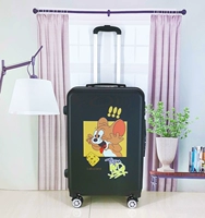 Серая черная непослушная крыса