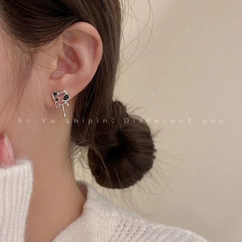 Небольшие дизайнерские серьги, серебряная игла