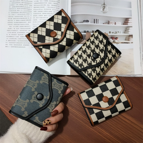 Европейский и американский клетчатый кошелек для женщин 2025 Новый стиль антикварный модный складной кошелек для молодежного личности пряжка монета кошелек