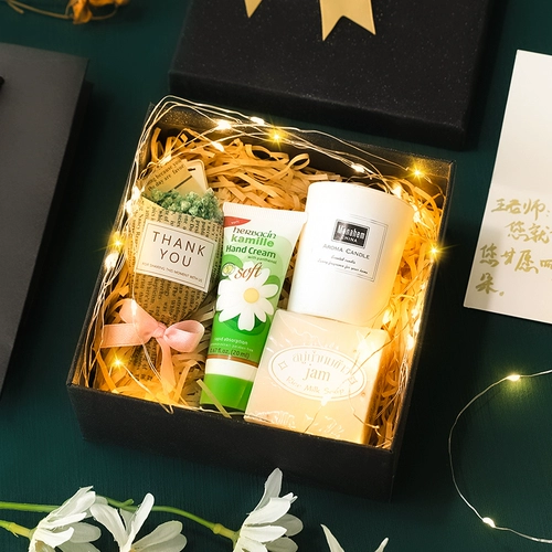 День учителя Практический подарок на день рождения Жена пожилой высокой творческий