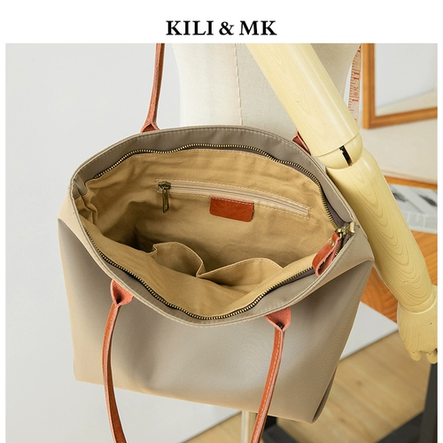 Небольшая дизайнерская вместительная и большая сумка на одно плечо, коллекция 2023