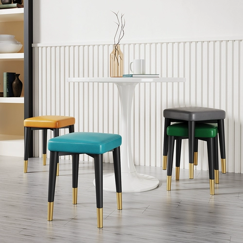Столы табуретки современный простые квадратные табуретки роскошные обеденные столы для обеденных столов удобны в течение долгого времени, чистые красные низкие табуретки могут сложить стул