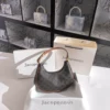 Товары от 雅各邦 Jacoponnus 轻奢女包